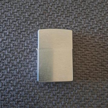 Zippo Aansteker - Klassiek Model beschikbaar voor biedingen