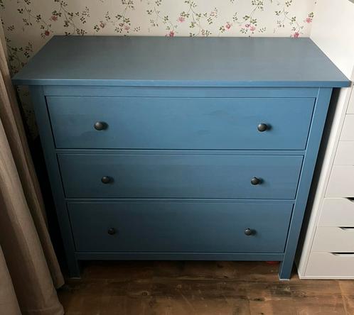 Hemnes ladekast blauw gebeitst, Huis en Inrichting, Kasten | Ladekasten, Gebruikt, Minder dan 100 cm, 100 tot 150 cm, 50 tot 75 cm