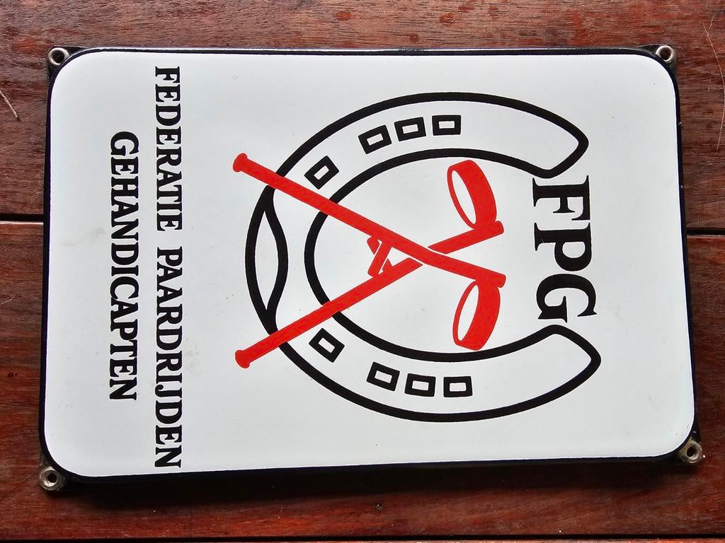 Emaille bord fpg federatie paardrijden gehandicapten, Ophalen, Gebruikt, Reclamebord