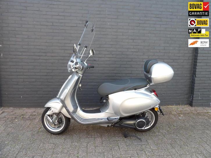 Vespa Snorscooter Primavera 4T Touring, Fietsen en Brommers, Snorfietsen en Snorscooters, Gebruikt, Vespa, Elektrisch