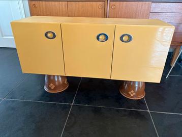 Leuke retro wand kast / dressoir / TV meubel bovenkast, geel beschikbaar voor biedingen