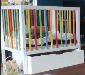 Kleurrijke box met lade en matras, Ophalen, Gebruikt, Vierkant, In hoogte verstelbaar