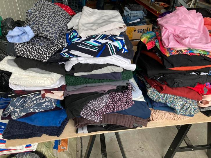 225 stuks goed kleding en meer zie omschrijving, Kleding | Dames, Overige Dameskleding, Zo goed als nieuw, Ophalen