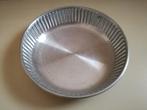Bakvorm bakblik rond diameter 22 cm inhoud 1,1 liter, Ophalen of Verzenden, Gebruikt, Taarten, Bakvorm