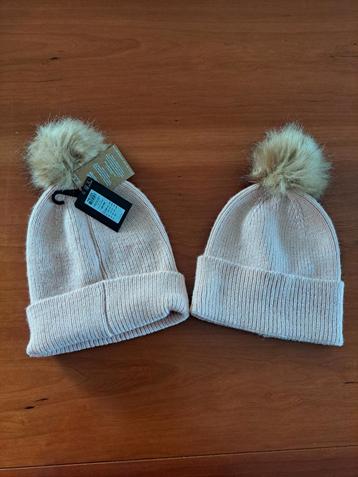 2x muts lichtroze Pieces one size  beschikbaar voor biedingen