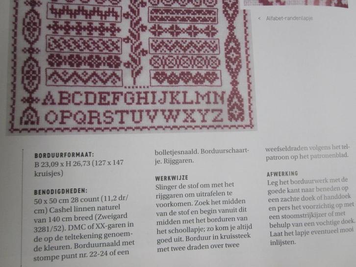 Borduur telpatroon schoollapje +  boekenlegger met initialen, Hobby en Vrije tijd, Borduren en Borduurmachines, Nieuw, Patroon