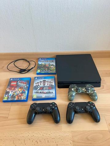 PlayStation 4 met 3 controllers en 3 spellen 🎮 beschikbaar voor biedingen