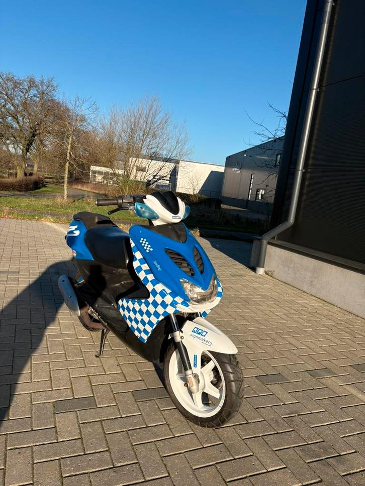 Yamaha aerox 50cc 1ste eigenaar!, Fietsen en Brommers, Scooters | Yamaha, Zo goed als nieuw, Aerox, Maximaal 45 km/u, Benzine