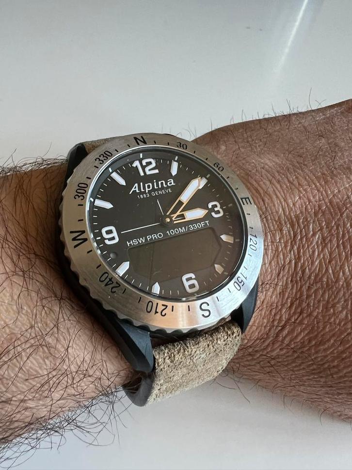 Zeer mooie en nette Alpina Alpiner X HSW PRO smartwatch!, Sieraden, Tassen en Uiterlijk, Smartwatches, Zo goed als nieuw, iOS