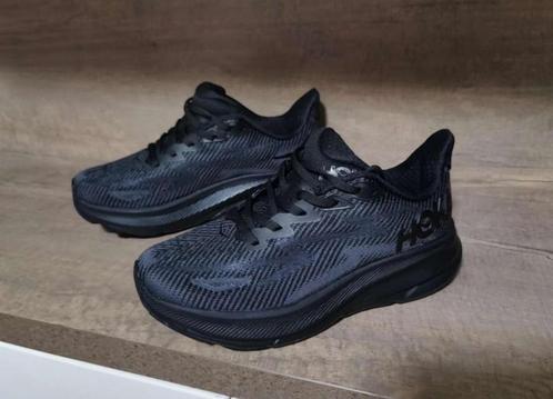 Hoka Clifton 9 - Maat 39, Kleding | Dames, Schoenen, Zo goed als nieuw, Sportschoenen, Zwart, Verzenden