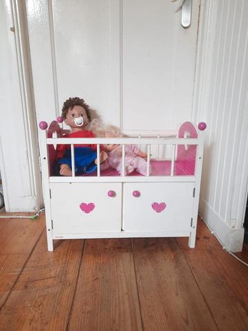 Mooi poppenbed met babyborn Max en andere leuke pop beschikbaar voor biedingen