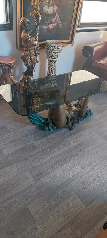 Bronzen dame salontafel beschikbaar voor biedingen