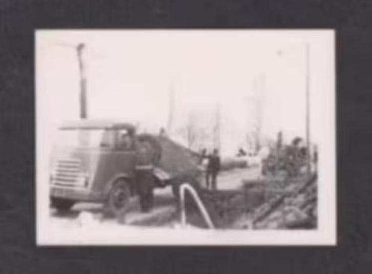 Foto Rotterdam Vrachtwagen DAF 4x2 Voorjaar 1961., Verzamelen, Foto's en Prenten, Zo goed als nieuw, Foto, Overige onderwerpen