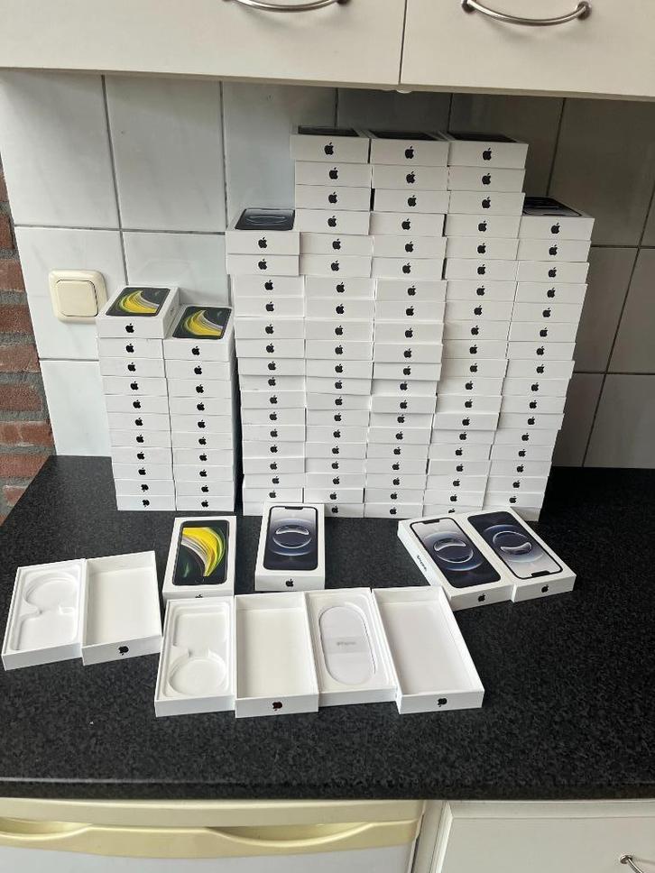 LEGE DOOSJES !!  96 stuks lege Iphone doosjes , 16e en SE, Telecommunicatie, Mobiele telefoons | Apple iPhone, Nieuw, Zwart, Ophalen of Verzenden