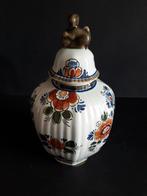 Vaas met deksel en leeuw, Delft polychroom, handgemaakt, Ophalen of Verzenden