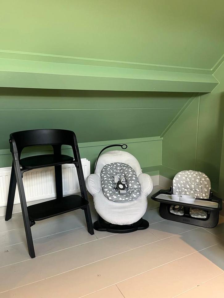Stokke Steps Kinderstoel met Wipstoel en Babyset, Kinderen en Baby's, Kinderstoelen, Zo goed als nieuw, Meegroeistoel, Afneembaar eetblad