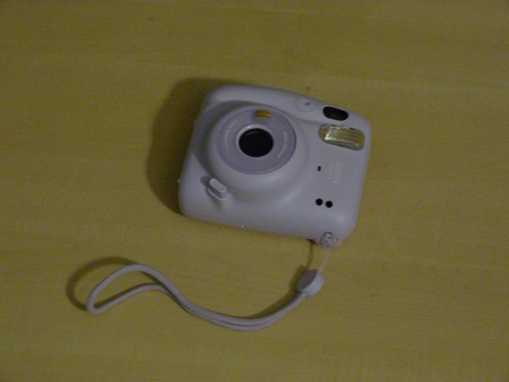 Instax mini 11 lila, Audio, Tv en Foto, Fotocamera's Analoog, Zo goed als nieuw, Polaroid, Fuji, Ophalen of Verzenden