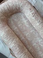 DockATot Deluxe+ Babynestje - Brer Rabbit Roze, Ophalen, Zo goed als nieuw, Minder dan 140 cm, Minder dan 70 cm