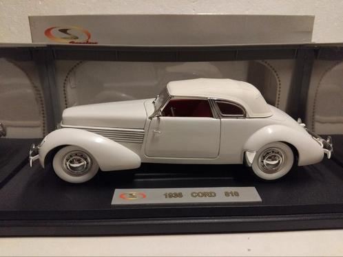 Cord 810 softtop snowwhite Signature metal 1:18 KRD, Hobby en Vrije tijd, Modelauto's | 1:18, Zo goed als nieuw, Auto, Overige merken