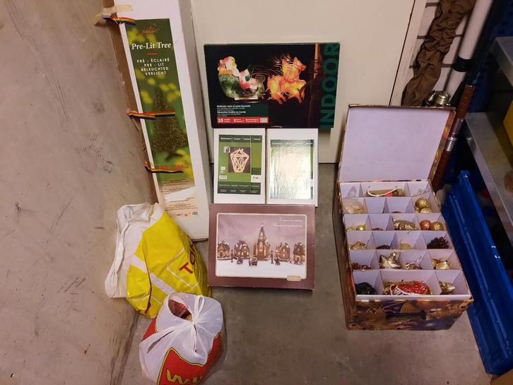 Diverse Kerstspullen,ook kunstboom met lichtjes, Diversen, Kerst, Nieuw, Ophalen