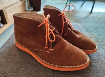 Shoot bruin suède veterschoen, oranje zool en veters, mt 37 beschikbaar voor biedingen