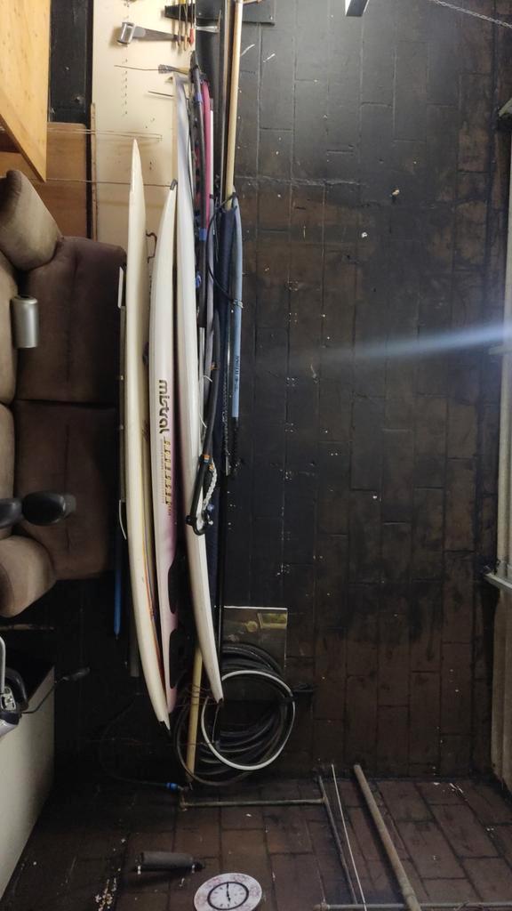 3 Surfplanken: Mistral Shredder, Maui, Tarifa, Watersport en Boten, Windsurfen, Gebruikt, Complete set, 250 tot 300 cm, Met vin(nen)