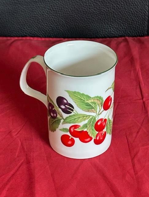 mok/beker Roy Kirkham, Fruit Garden collection, Cherry, Huis en Inrichting, Keuken | Servies, Zo goed als nieuw, Overige typen