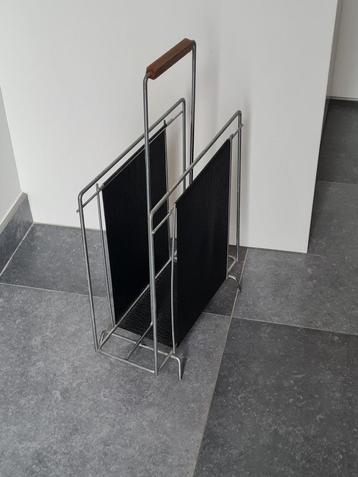 vintage krantenrek, tijdschriftenrek jaren '60 beschikbaar voor biedingen