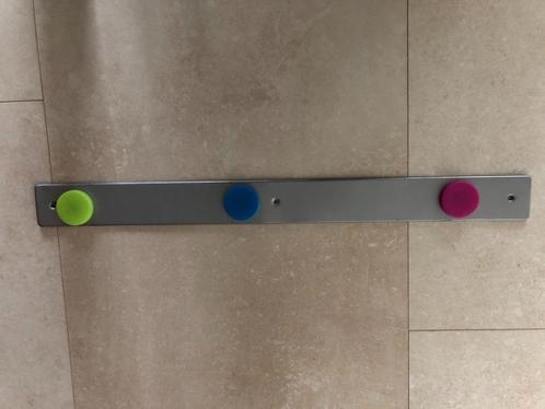Magneetlat met 3 kleurige magneten - 54 x 5 cm., Huis en Inrichting, Woonaccessoires | Overige, Gebruikt, Ophalen of Verzenden