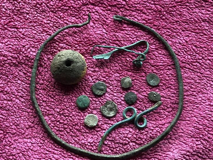 Keltische Bodemvondsten munten zilver TORQUE fibula spinstee, Antiek en Kunst, Curiosa en Brocante, Verzenden