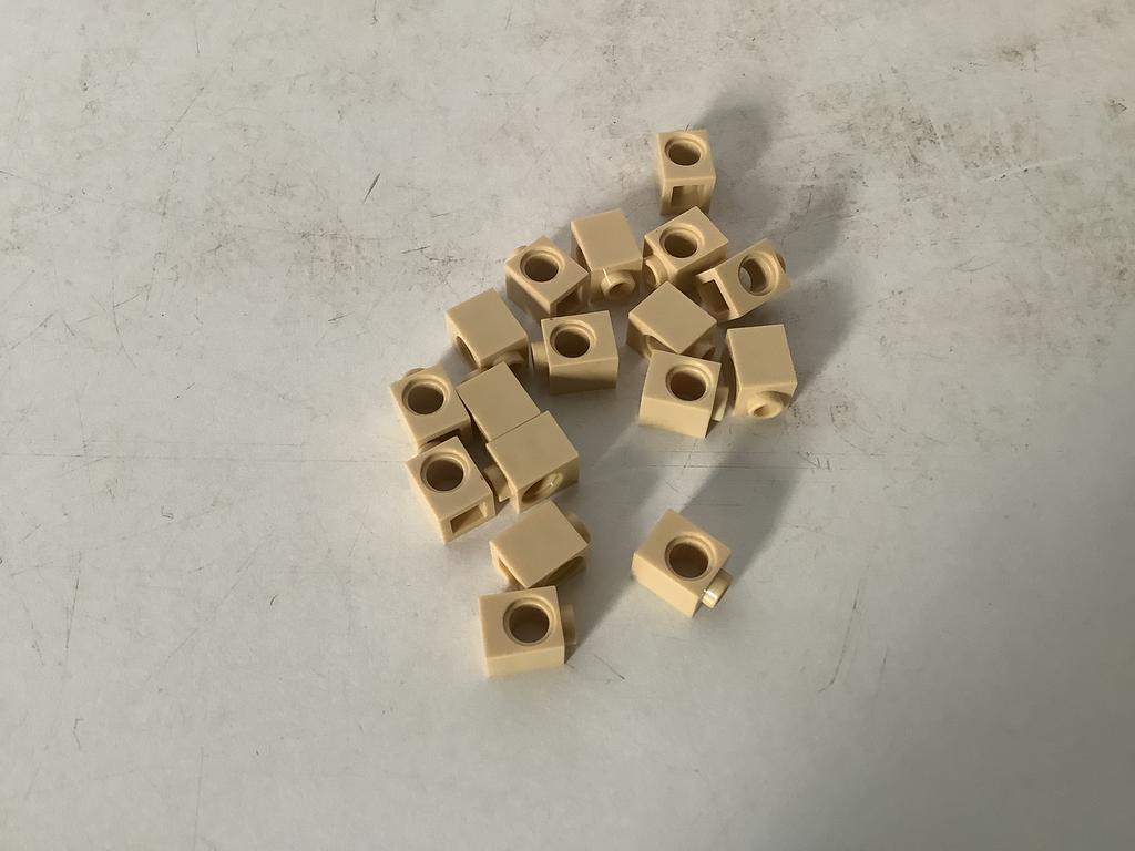 Lego technic steen 1x1 met gat beige, Kinderen en Baby's, Speelgoed | Duplo en Lego, Ophalen of Verzenden, Gebruikt, Losse stenen