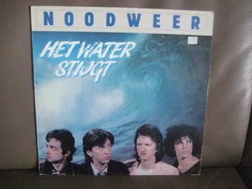 Noodweer – Het Water Stijgt beschikbaar voor biedingen