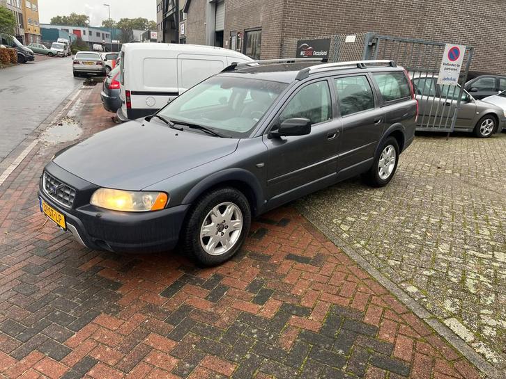 Volvo XC70 2.4 D5 Momentum! Cross! Automaat! Cruise! Leder!, Auto's, Volvo, Bedrijf, Te koop, XC70, 4x4, ABS, Airbags, Airconditioning