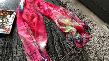 Zeijde Shawl - Prachtige Kleuren! beschikbaar voor biedingen