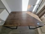 Bureau met houten blad en metalen frame, Ophalen of Verzenden, Zo goed als nieuw, Bureau