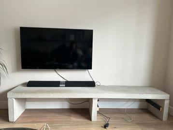 Massief Betonnen TV Meubel 220 cm - Stoer & Modern