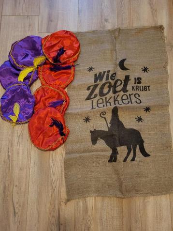 Sinterklaas: juten zak en pieten petjes beschikbaar voor biedingen