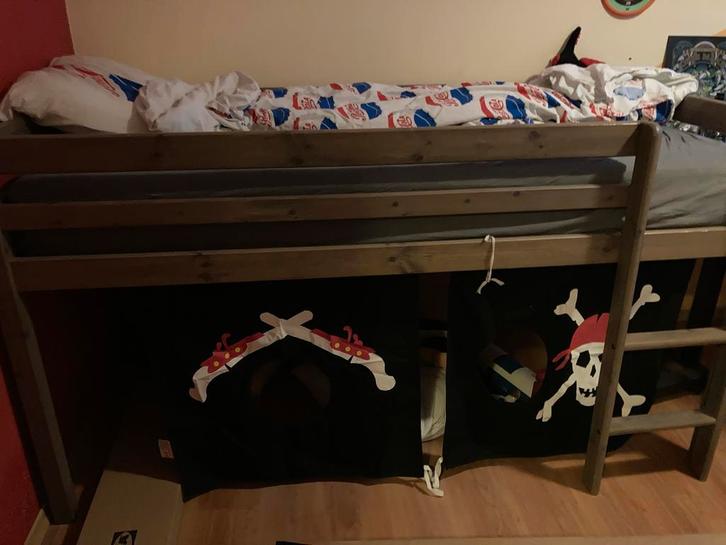 Halfhoogslaper met Piraten Gordijnen, Kinderen en Baby's, Kinderkamer | Bedden, Zo goed als nieuw, 180 cm of meer, 85 tot 100 cm