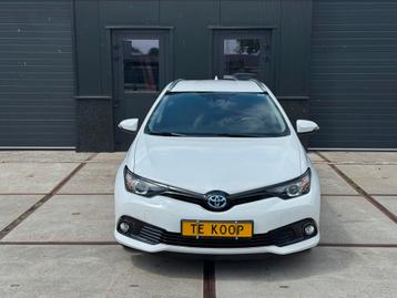 Toyota Auris 1.8 Hybrid D-TEAM Navi Camera Cruise Trekhaak beschikbaar voor biedingen