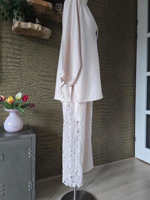 Nieuwe opengewerkte pak 36/38 oversized zomerpak, Kleding | Dames, Broeken en Pantalons, Nieuw, Maat 36 (S), Beige, Ophalen of Verzenden