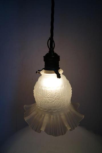 antiek vintage hanglamp mat glas relief stof porselein beschikbaar voor biedingen