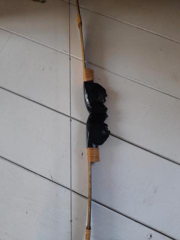 Boog met pijlen beschikbaar voor biedingen