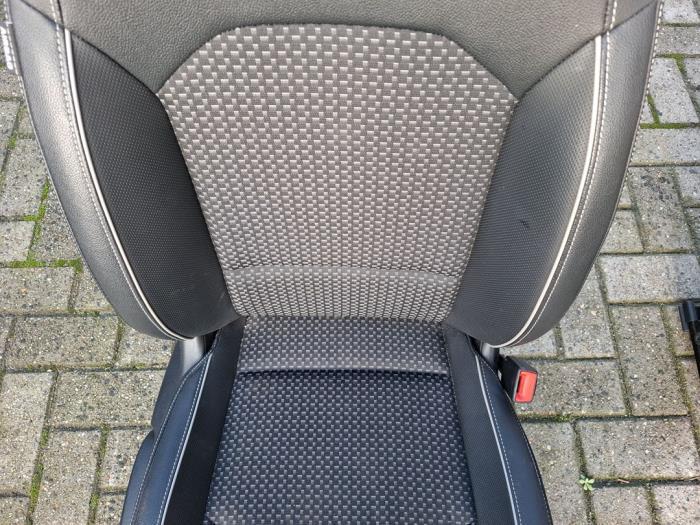 Stoel rechts van een Kia XCeed, Auto-onderdelen, Interieur en Bekleding, -, Verzenden, -, -