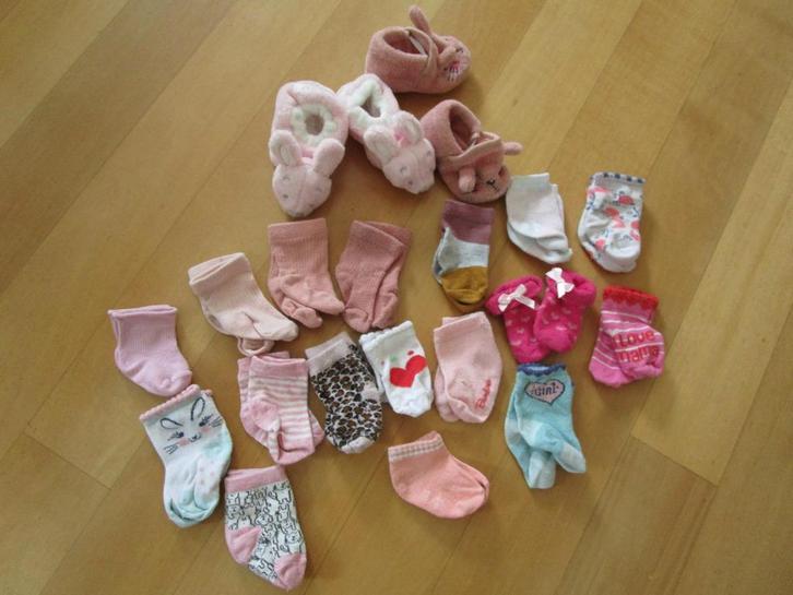 19 paar baby meisjes sokjes / slofjes, Kinderen en Baby's, Babykleding | Schoentjes en Sokjes, Zo goed als nieuw, Meisje, Sokjes