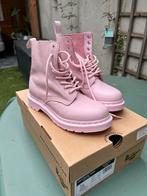 Dr. Martens AirWair NIEUW Pascal Mono Chalk Pink maat 36, Kleding | Dames, Schoenen, Nieuw, Ophalen of Verzenden, Dr. Martens