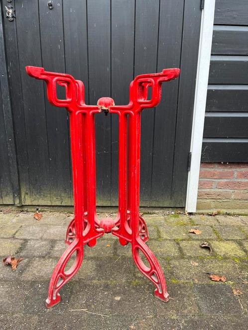 Gietijzeren bistro onderstel, Huis en Inrichting, Tafelonderdelen, Zo goed als nieuw, 50 tot 100 cm, Ophalen