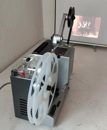 NORIS SUPER 8 FILMPROJECTOR met TRAPLOOS REGELBAAR BLD/PS beschikbaar voor biedingen