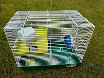 Hamsterkooi beschikbaar voor biedingen