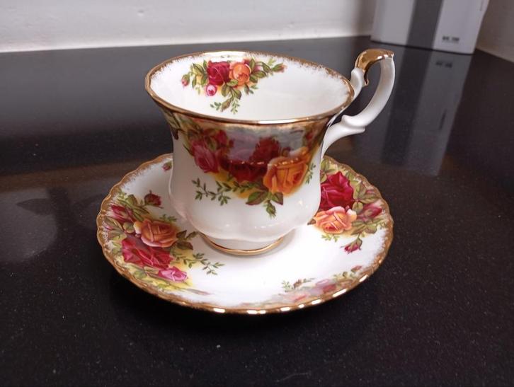 Royal Albert Old Country Roses Kopje, Huis en Inrichting, Keuken | Servies, Gebruikt, Kop(pen) en/of Schotel(s), Overige stijlen