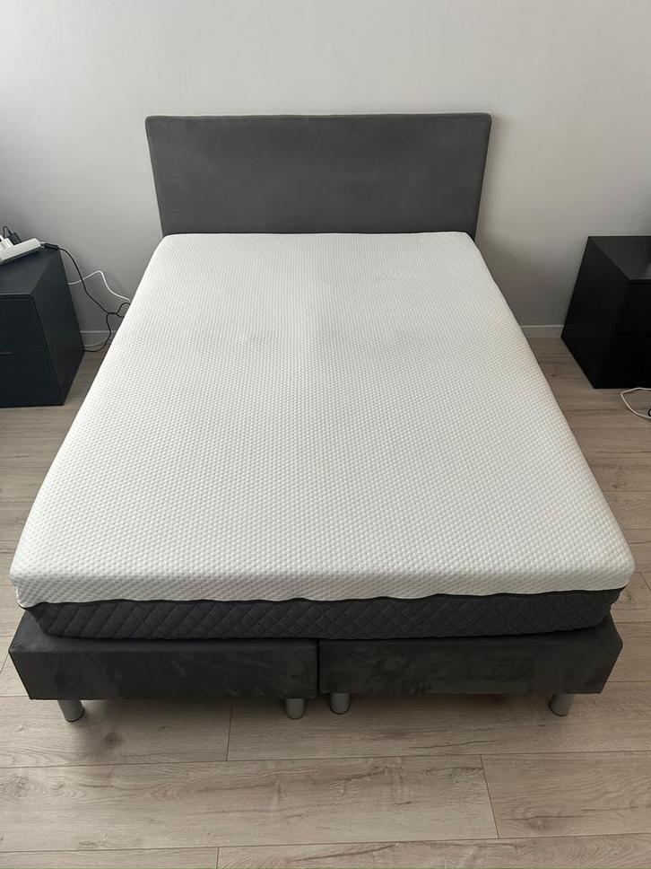Boxspring 140x200 inclusief matras, Huis en Inrichting, Slaapkamer | Boxsprings, Gebruikt, 140 cm, 200 cm, Tweepersoons, Grijs